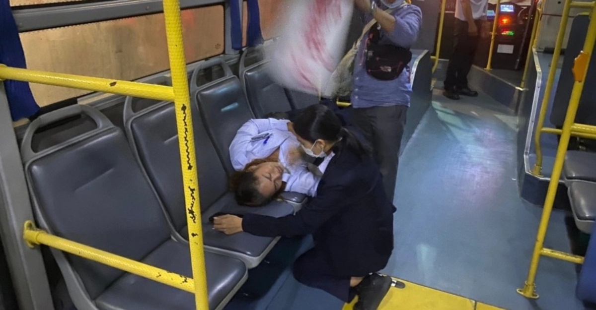 Pemandu bas pengsan durian