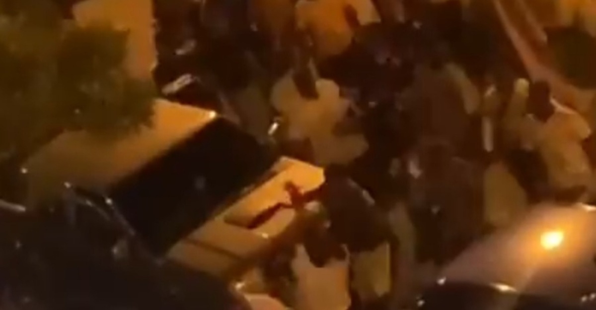 pergaduhan di pangsapuri