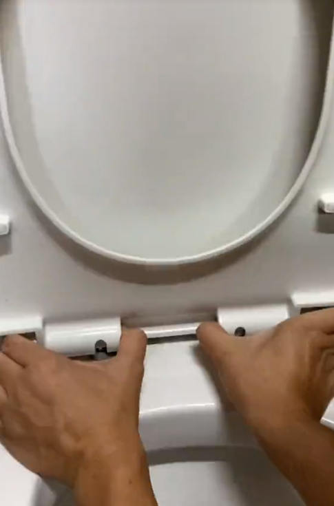 cara ketatkan penutup tandas