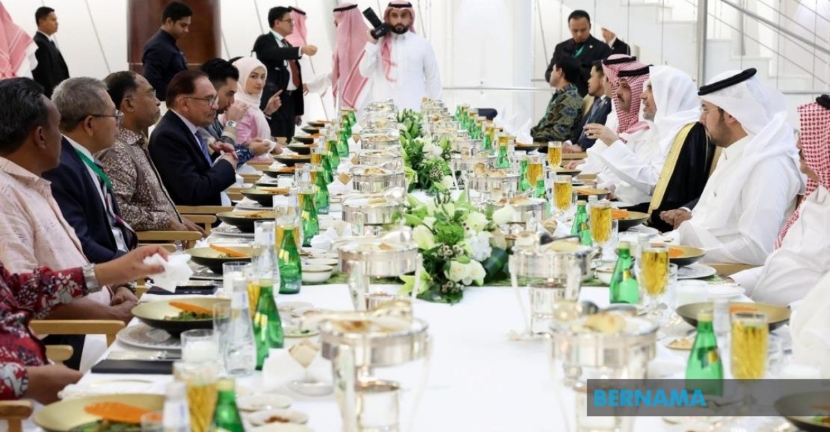 Anwar Bincang Konflik Palestin Dengan Liga Muslim Sedunia
