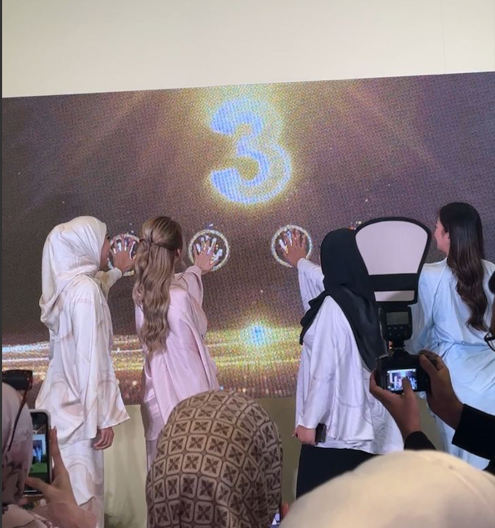 MAYANG x Julia Farhana