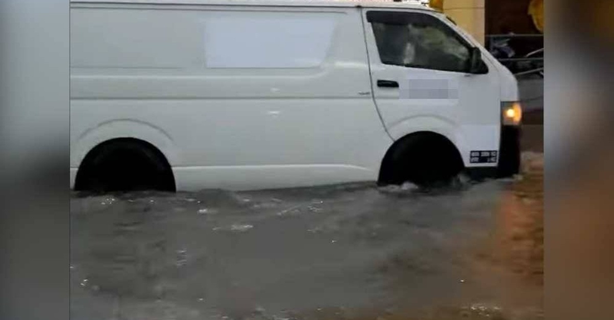 jalan tanjong karang sekinchan dilimpahi air