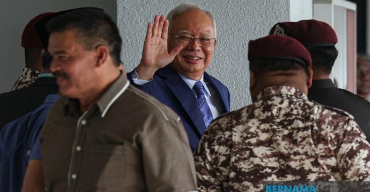 najib rasuah pru13