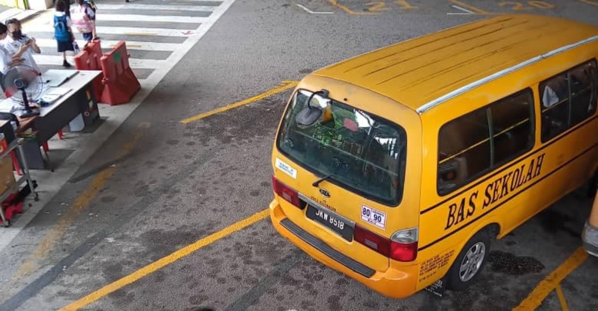 sistem bas sekolah