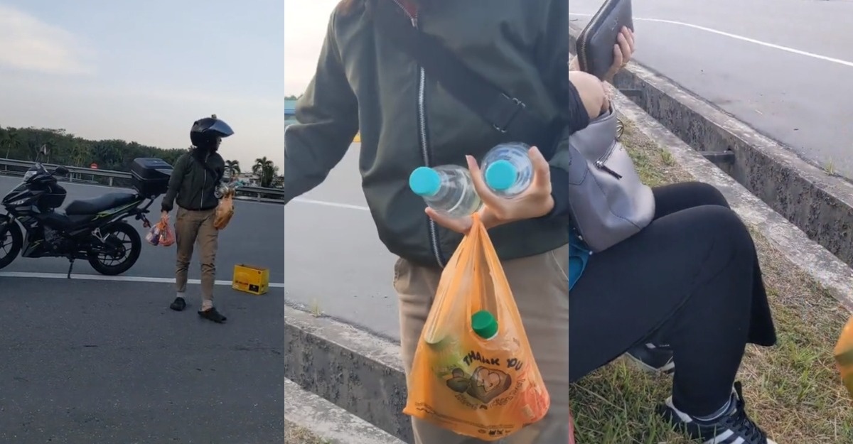 wanita beli makanan berbuka