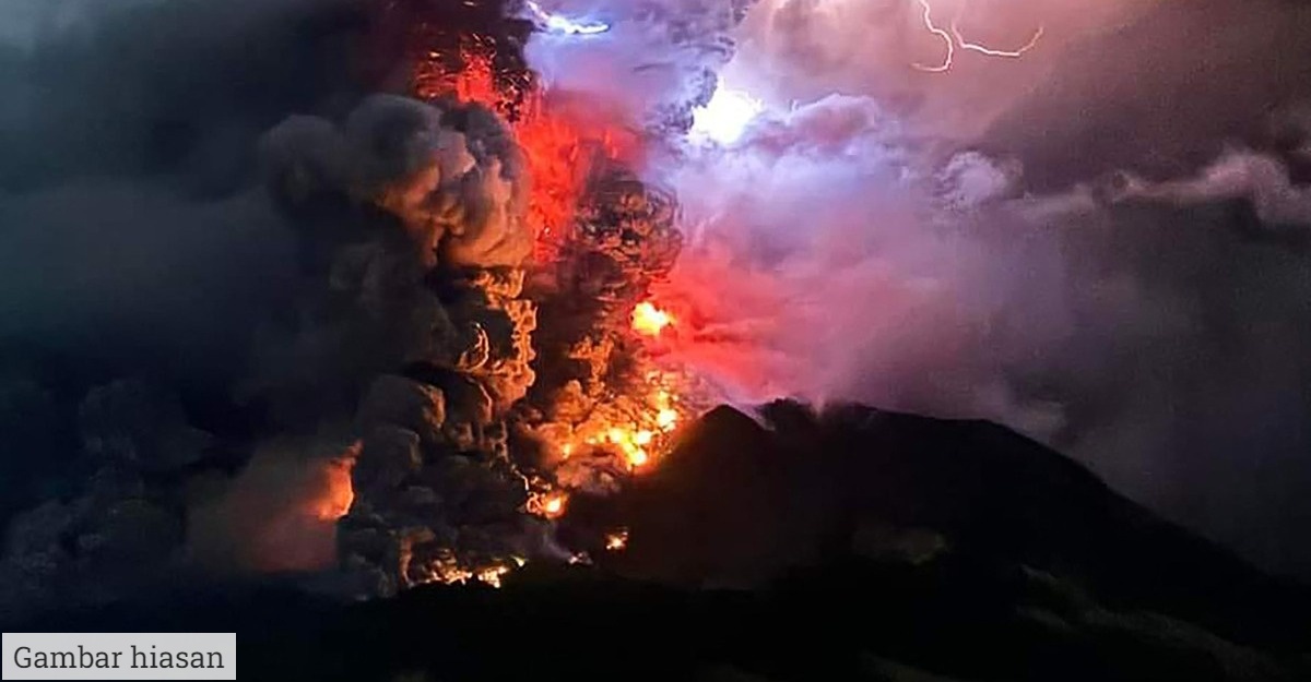 kilat ketika gunung berapi