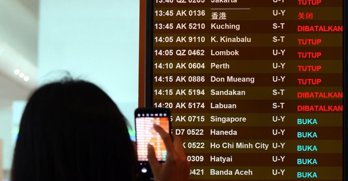 Letusan Gunung Ruang Penerbangan AirAsia