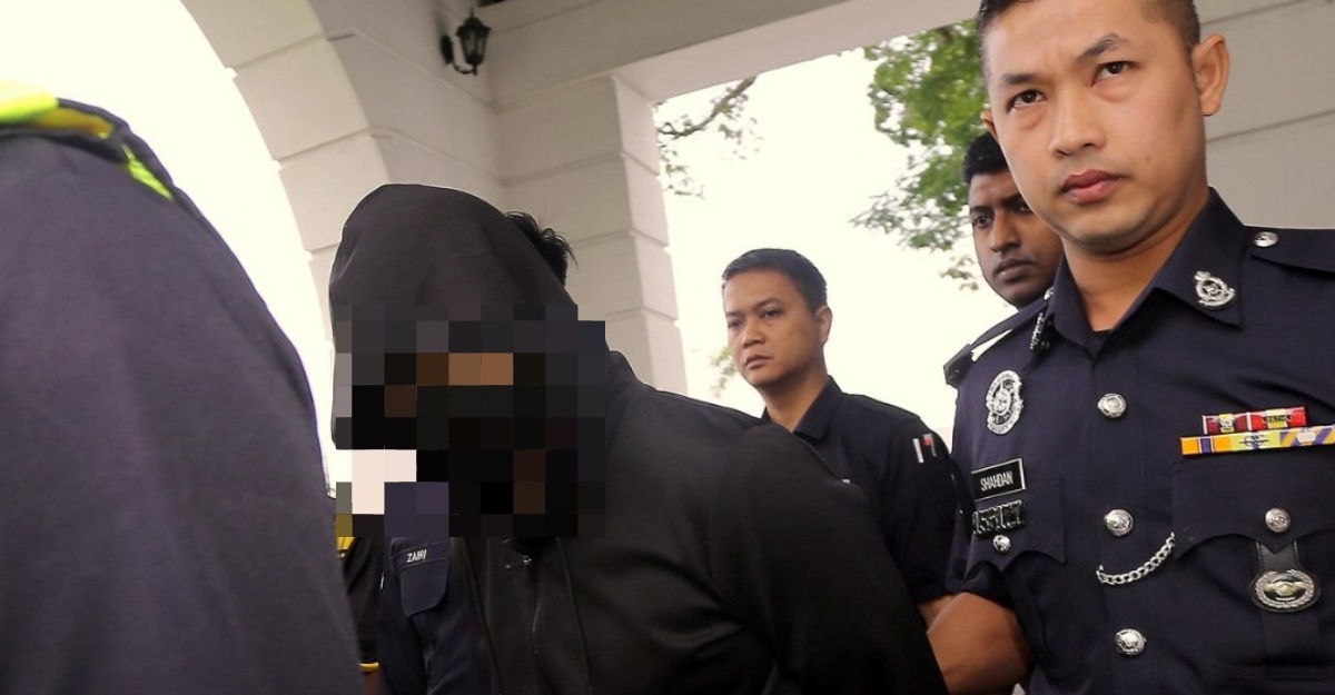 Pegawai Polis langgar pelajar