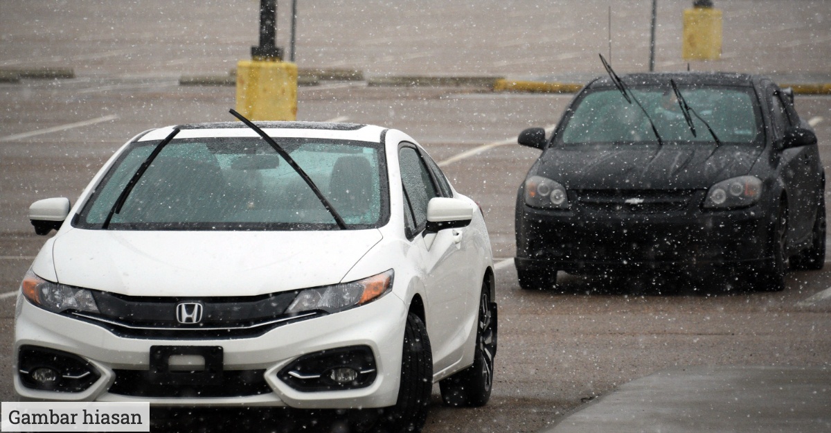 angkat "wiper" kereta parkir kereta