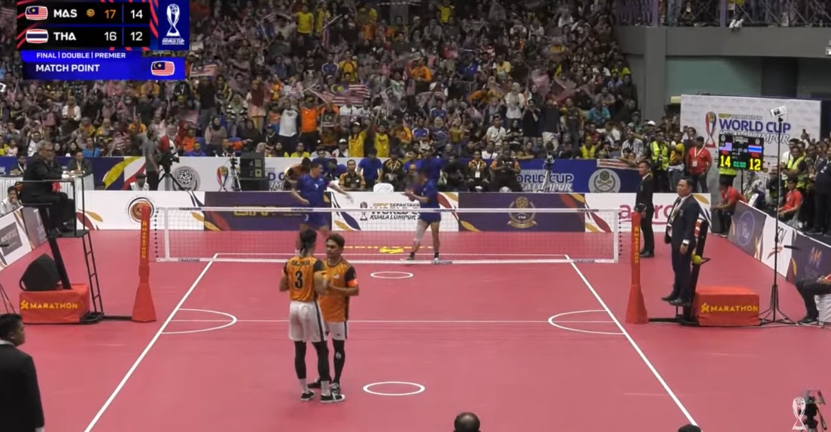 pengulas takraw terhibur