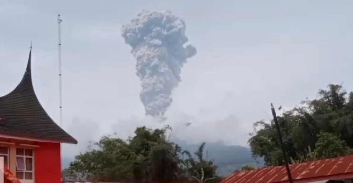 gunung marapi meletus