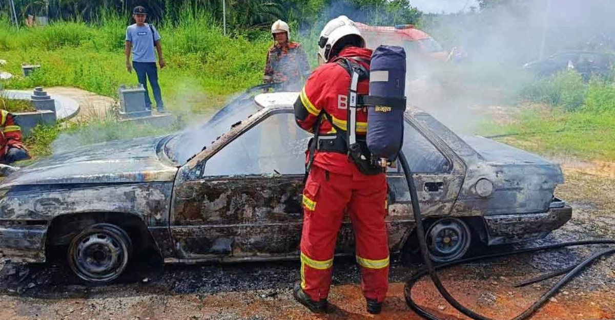 Individu rentung dalam kereta