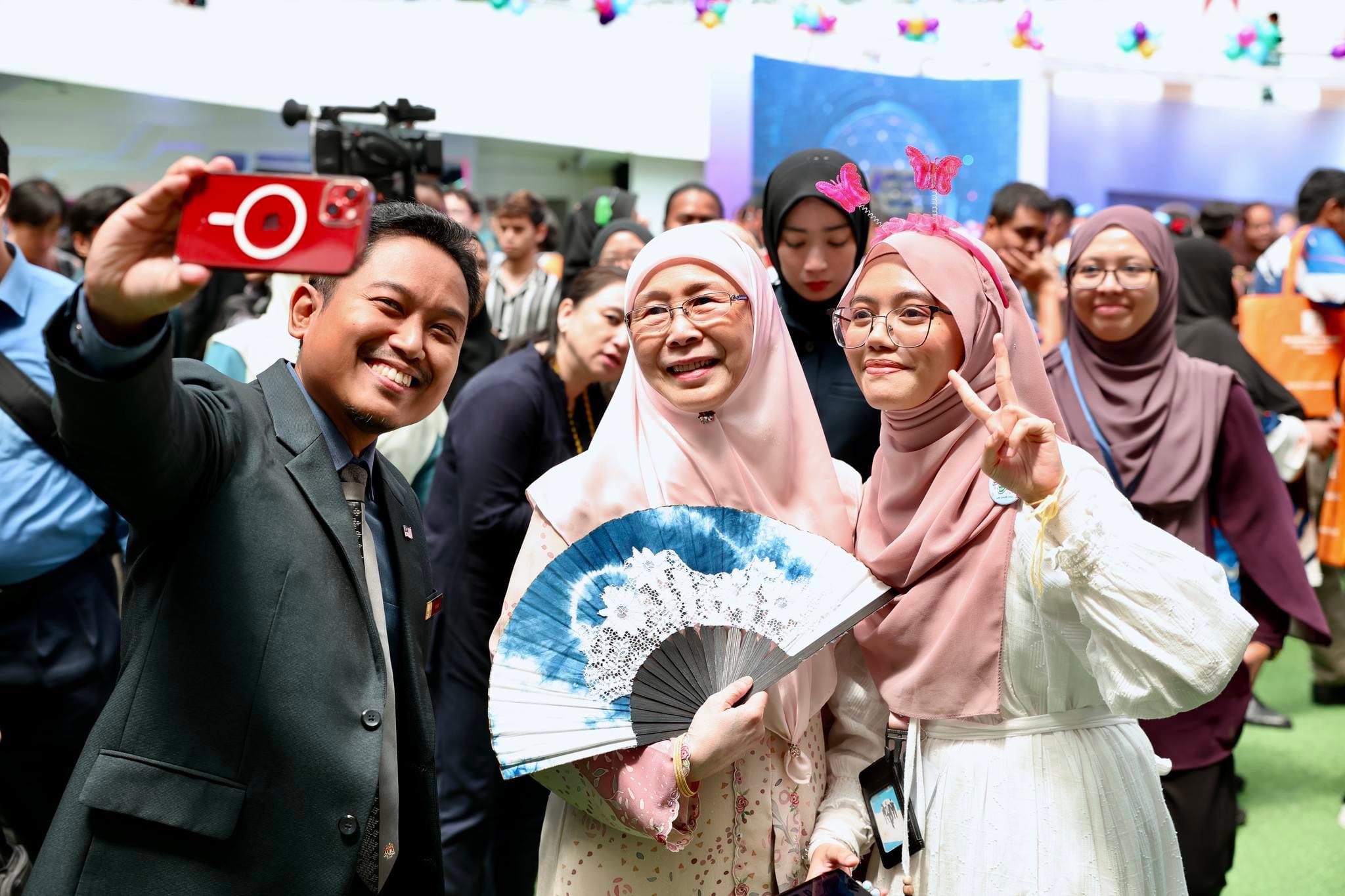 hari istimewa sains 2024
