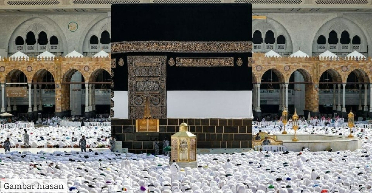 Matahari Tegak Atas Kaabah