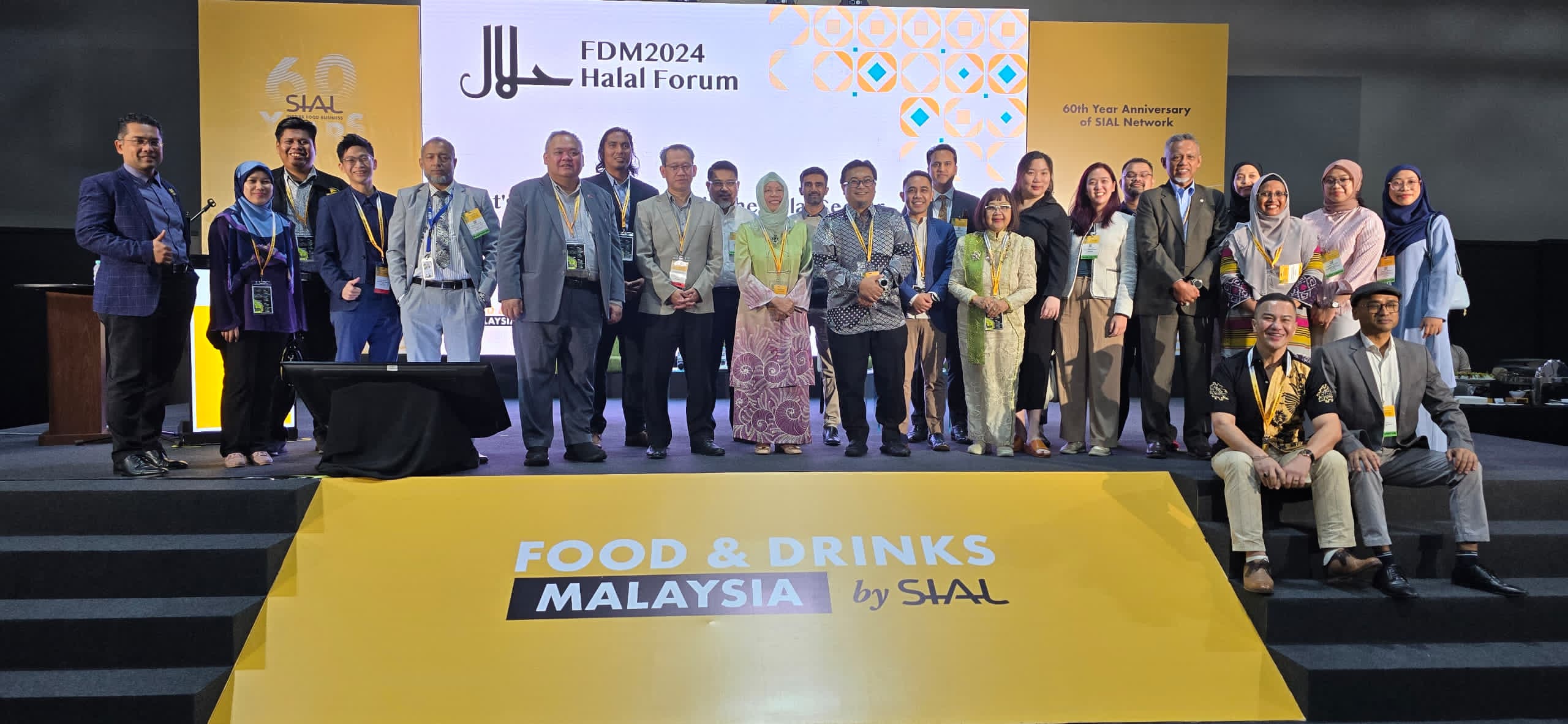 forum halal sempena pameran food & drinks malaysia 2024