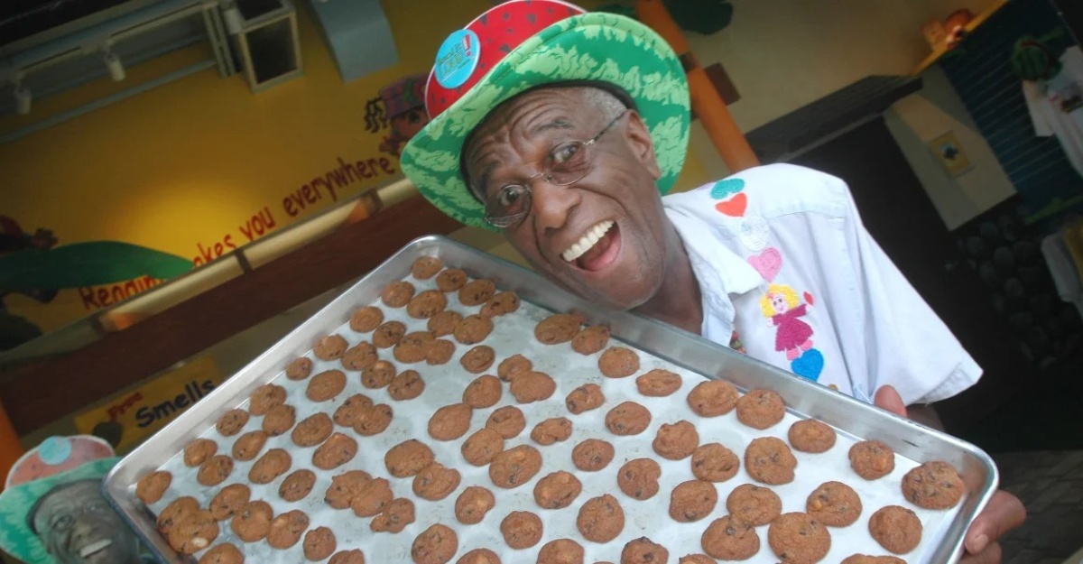 founder famous amos meninggal dunia
