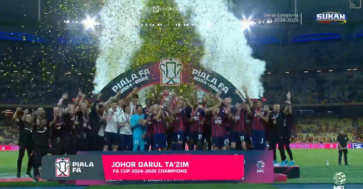 jdt hatrik piala fa