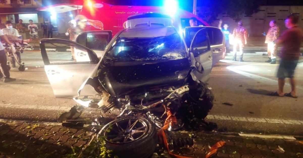 kereta terjunam jambatan 30 meter
