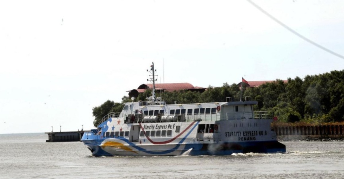 lapan perjalanan feri batal