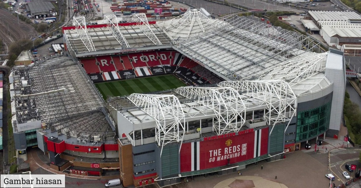 liverpool banyak gol old trafford