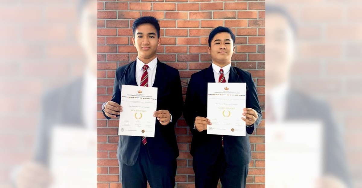 Kembar Menang Anugerah