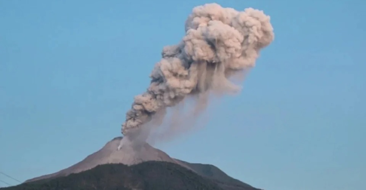 Letusan Gunung Berapi Flores