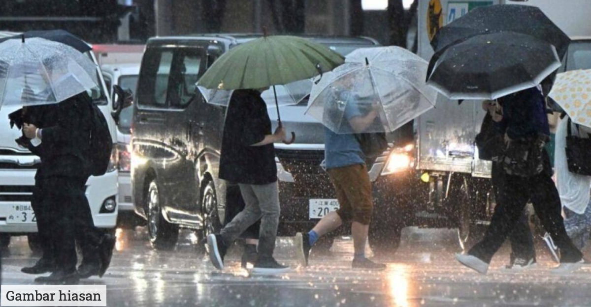 Ribut Petir Di 7 Negeri