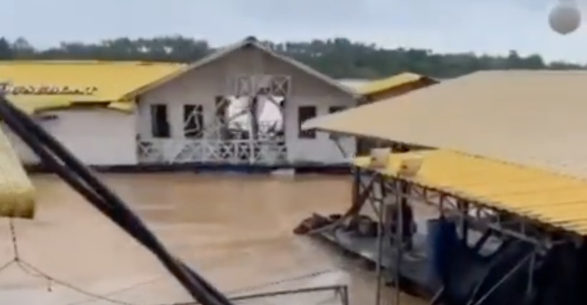 rumah bot kosmetik banjir kelantan