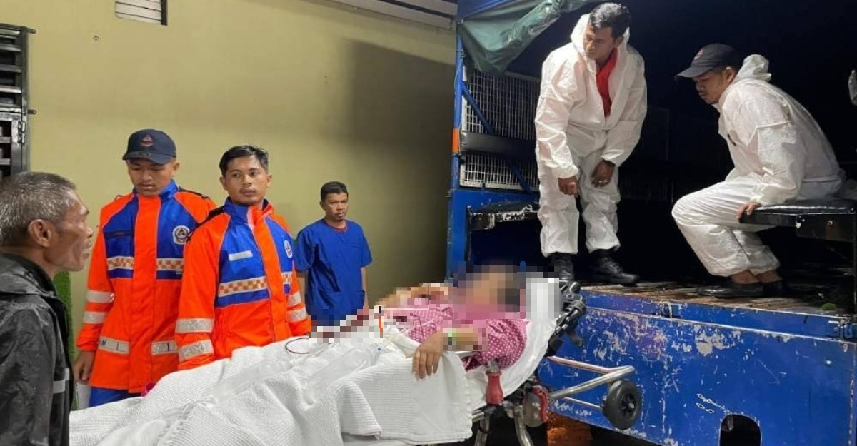 Wanita terlekat Dikejarkan Hospital