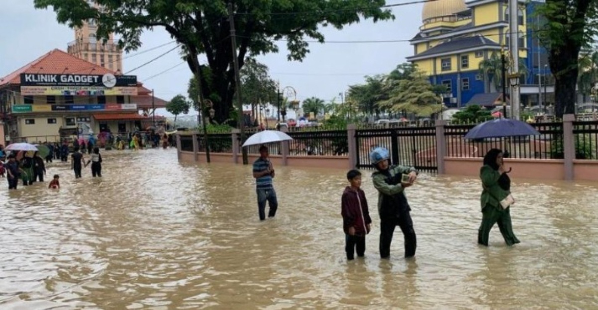 sungai kelantan melimpah