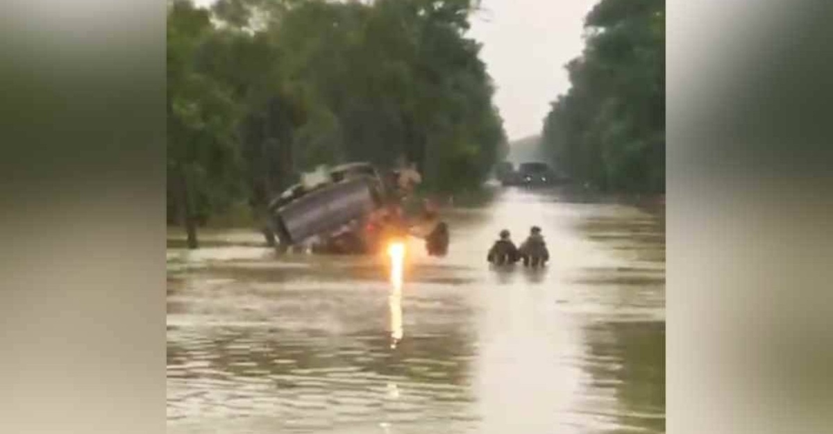 Trak ATM tergelincir