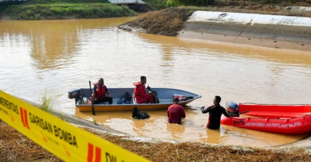 lelaki hilang dibawa arus sungai