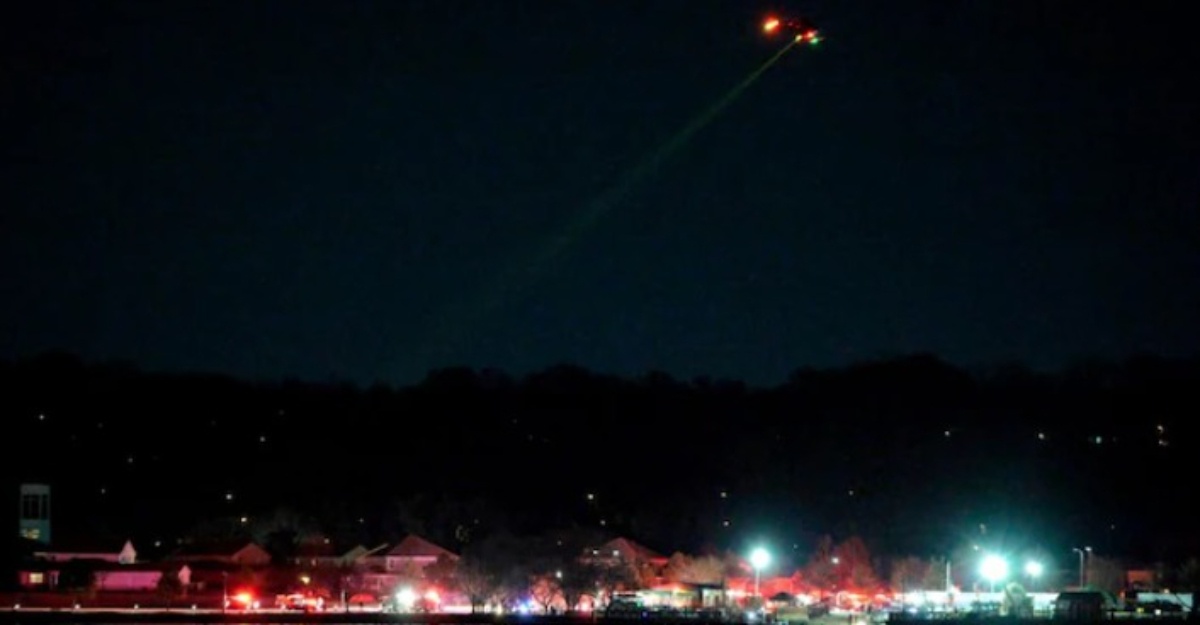 Pesawat Bertembung Dengan Helikopter