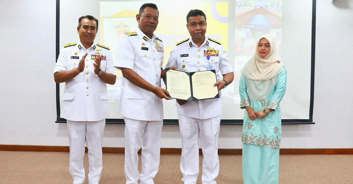 pemakaian pangkat pegawai kanan maritim malaysia