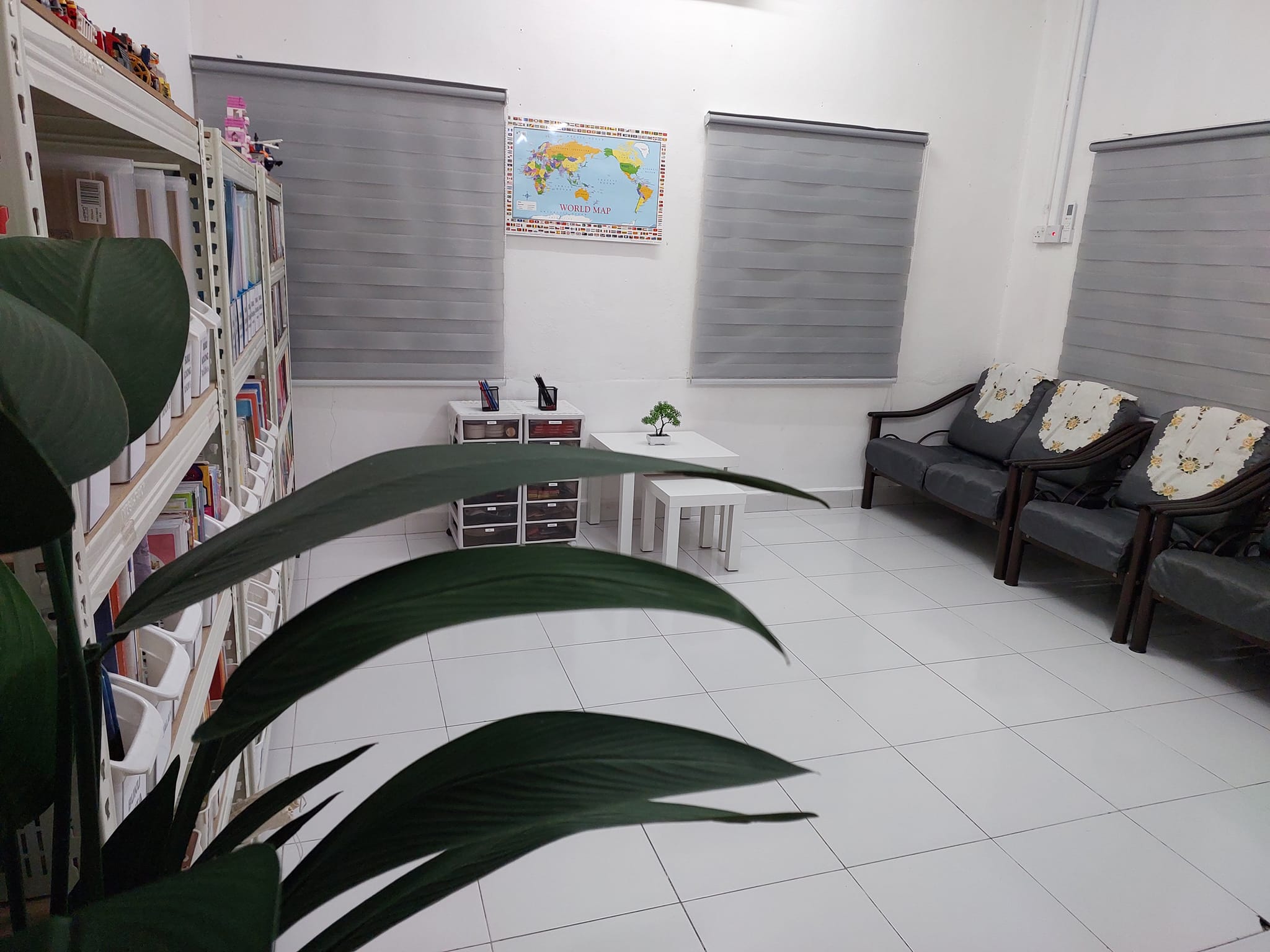 barangan kelengkapan sekolah