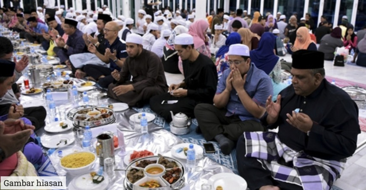 waktu berbuka puasa 2025