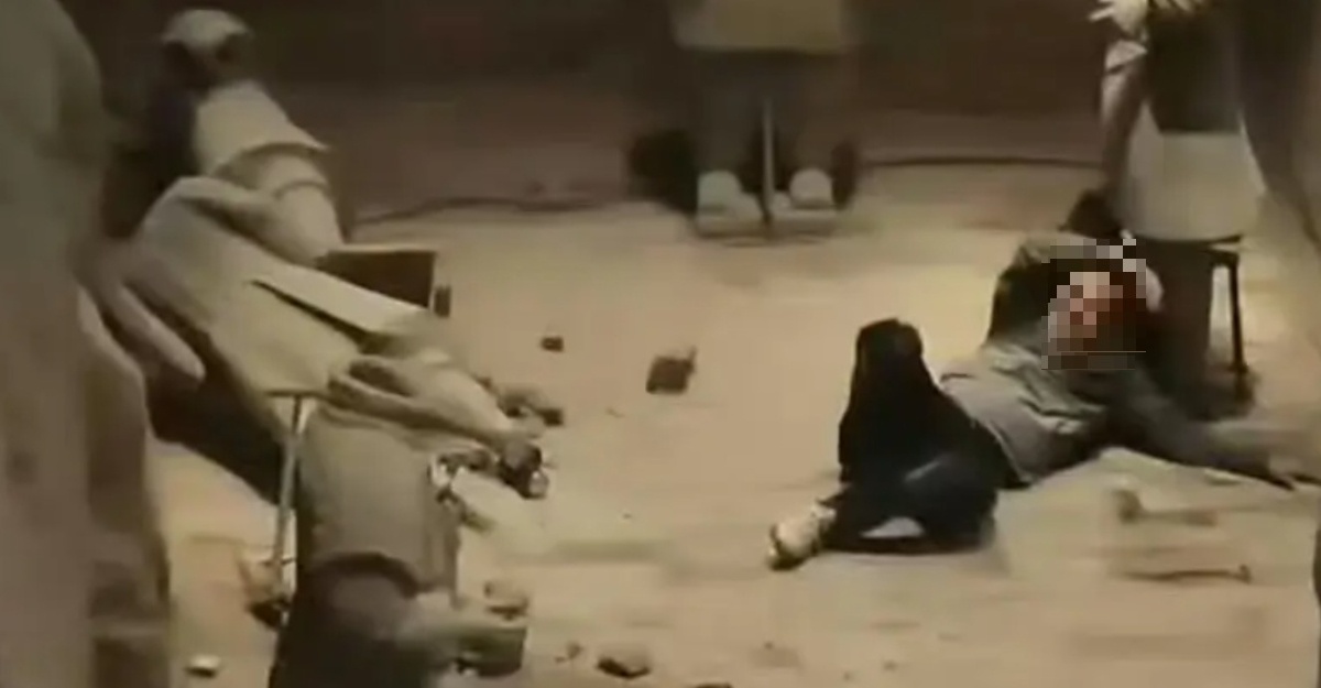 Lelaki Terjun Patung Terracota Warrior