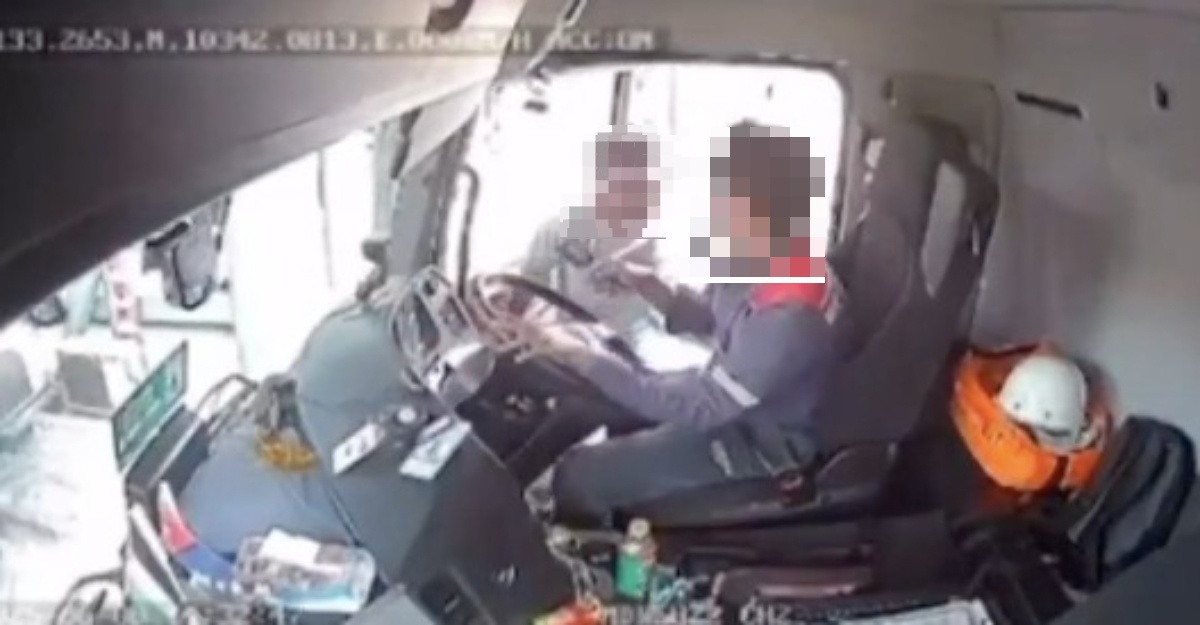 polis siasat dua lelaki