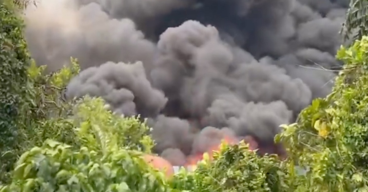kawasan minyak terbakar