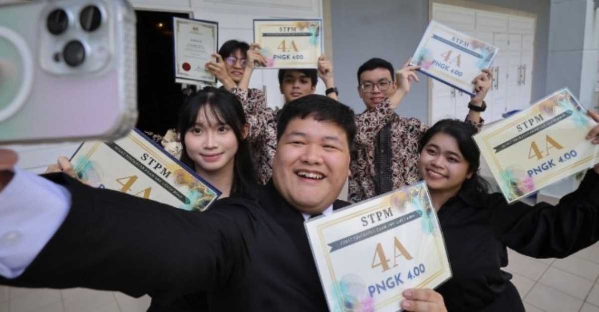 kpm biasiswa pelajar stpm