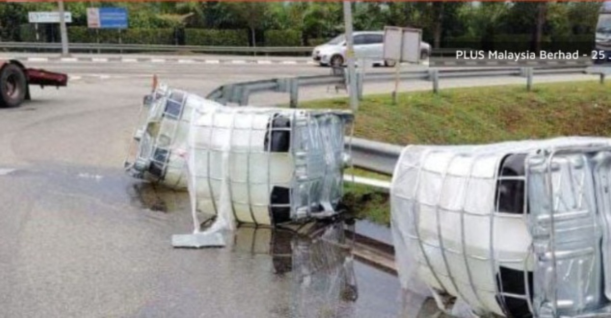 plaza tol ayer hitam