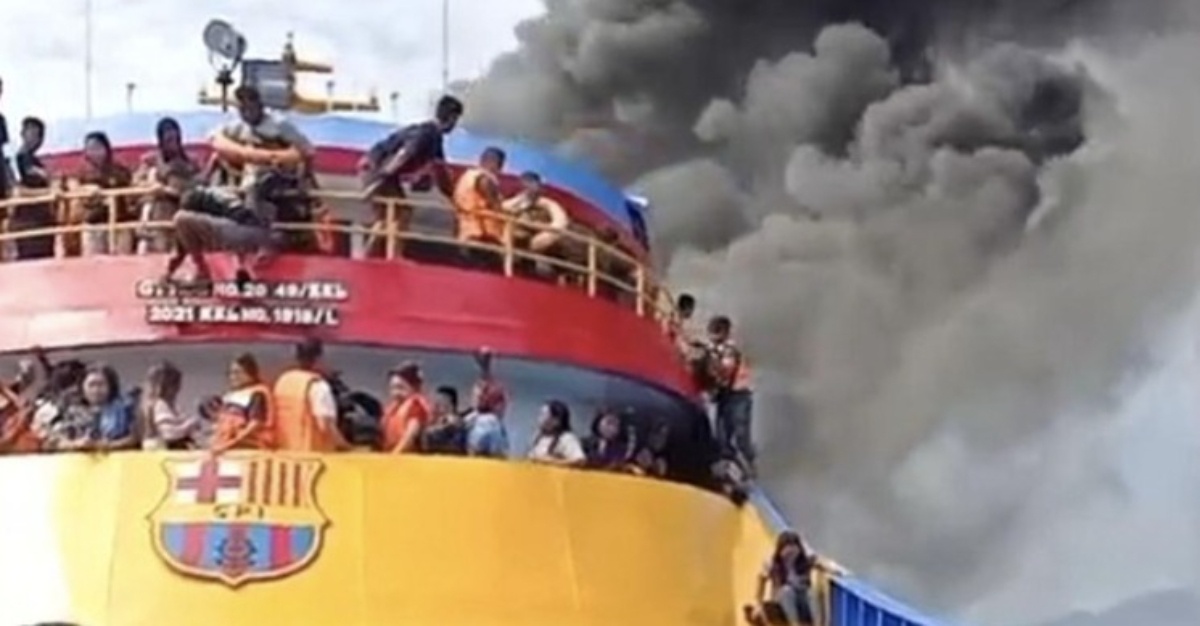 kapal terbakar perairan sulawesi