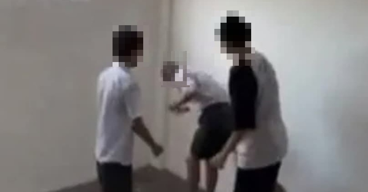 pelajar ditahan pukul rakan
