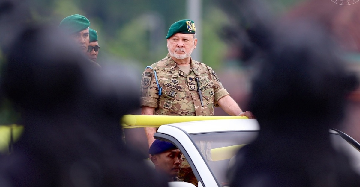 Agong mindef beli pesawat terpakai