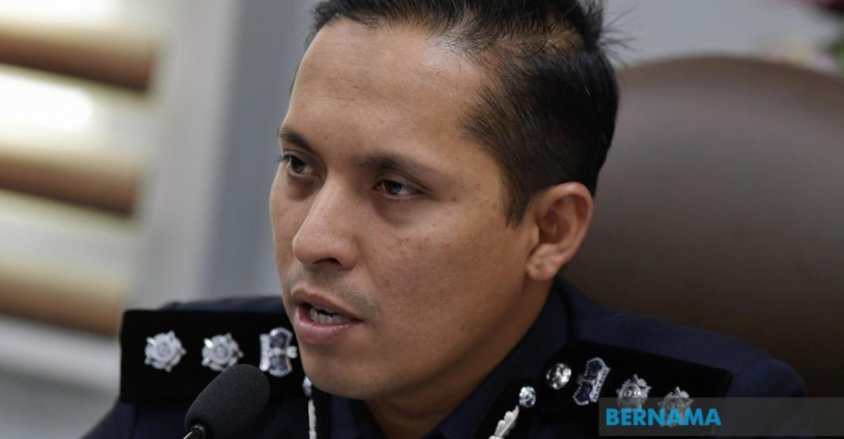 suami isteri dera kanak-kanak