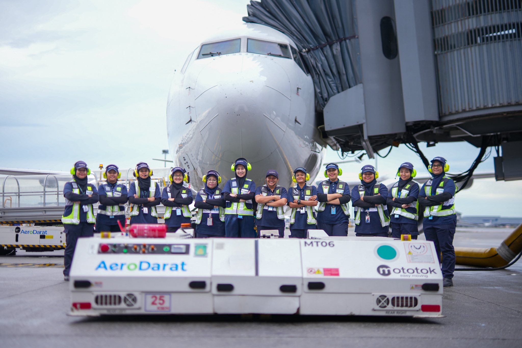 all-women malaysia airlines