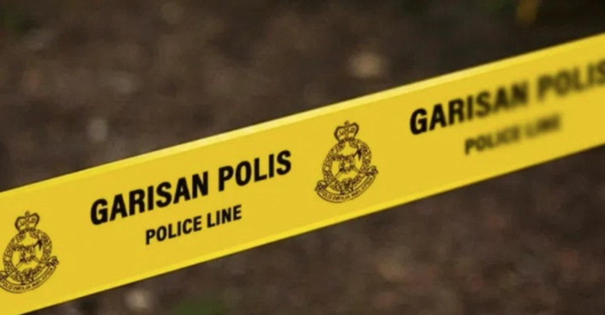 polis tutup jalan utama