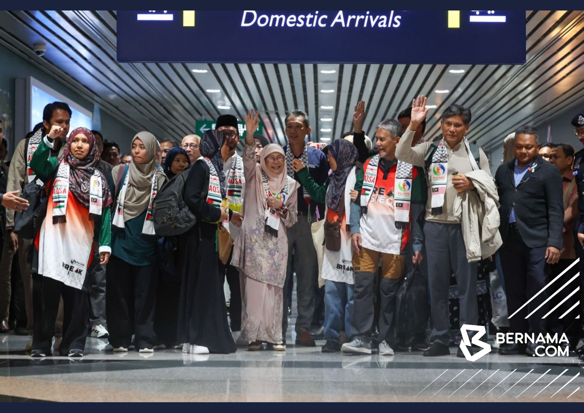 aktivis malaysia di tanah air