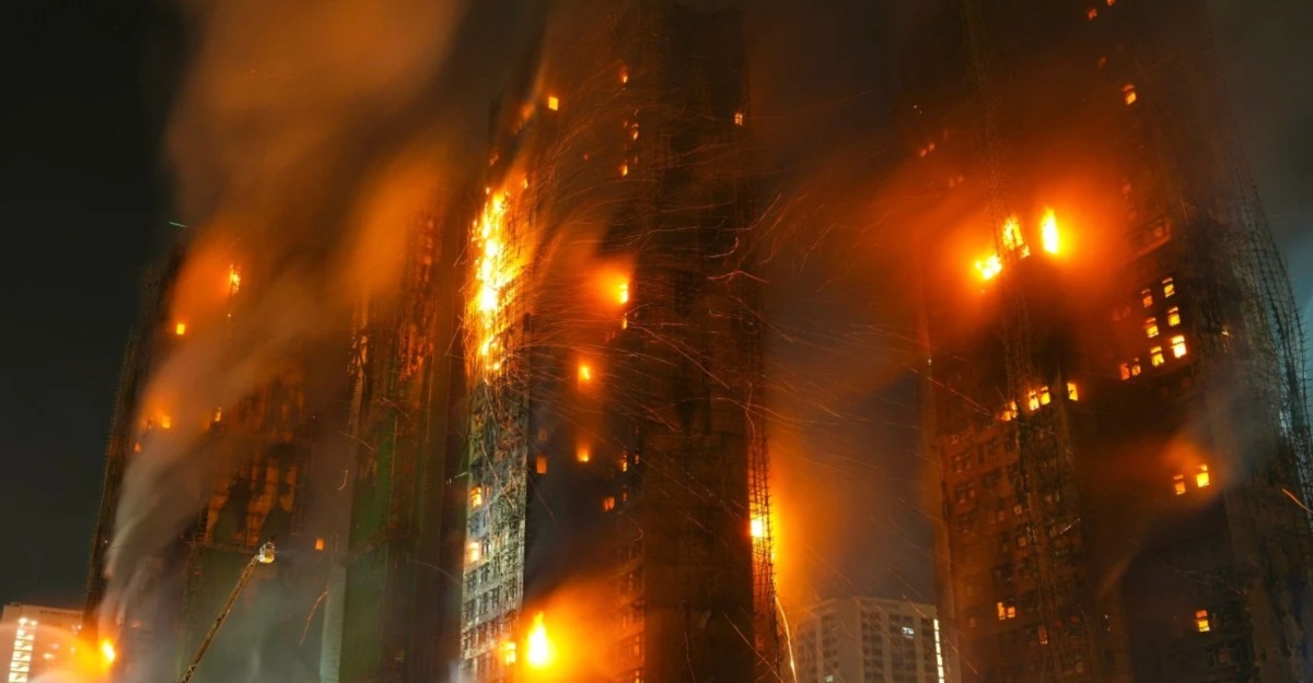 hong kong terbakar