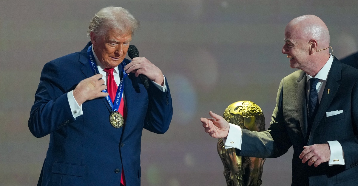 TRUMP ANUGERAH KEAMANAN FIFA